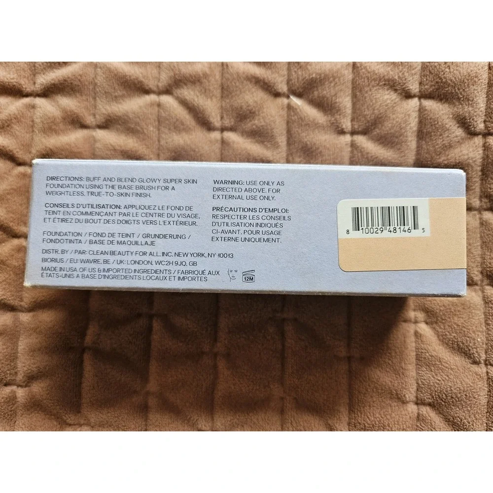 NIB Saie Glowy Super Skin Lightweight Luminous Foundation, Shade 9, 1.0 Fl. Oz.